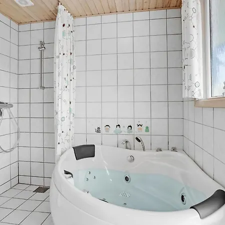 Σπίτι διακοπών Beautiful Home In Hejls With Sauna